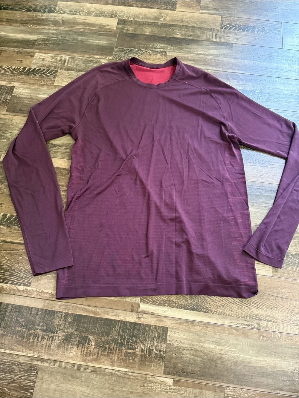 lululemon athletica Men's Long Sleeve Crew in Deep Burgundy